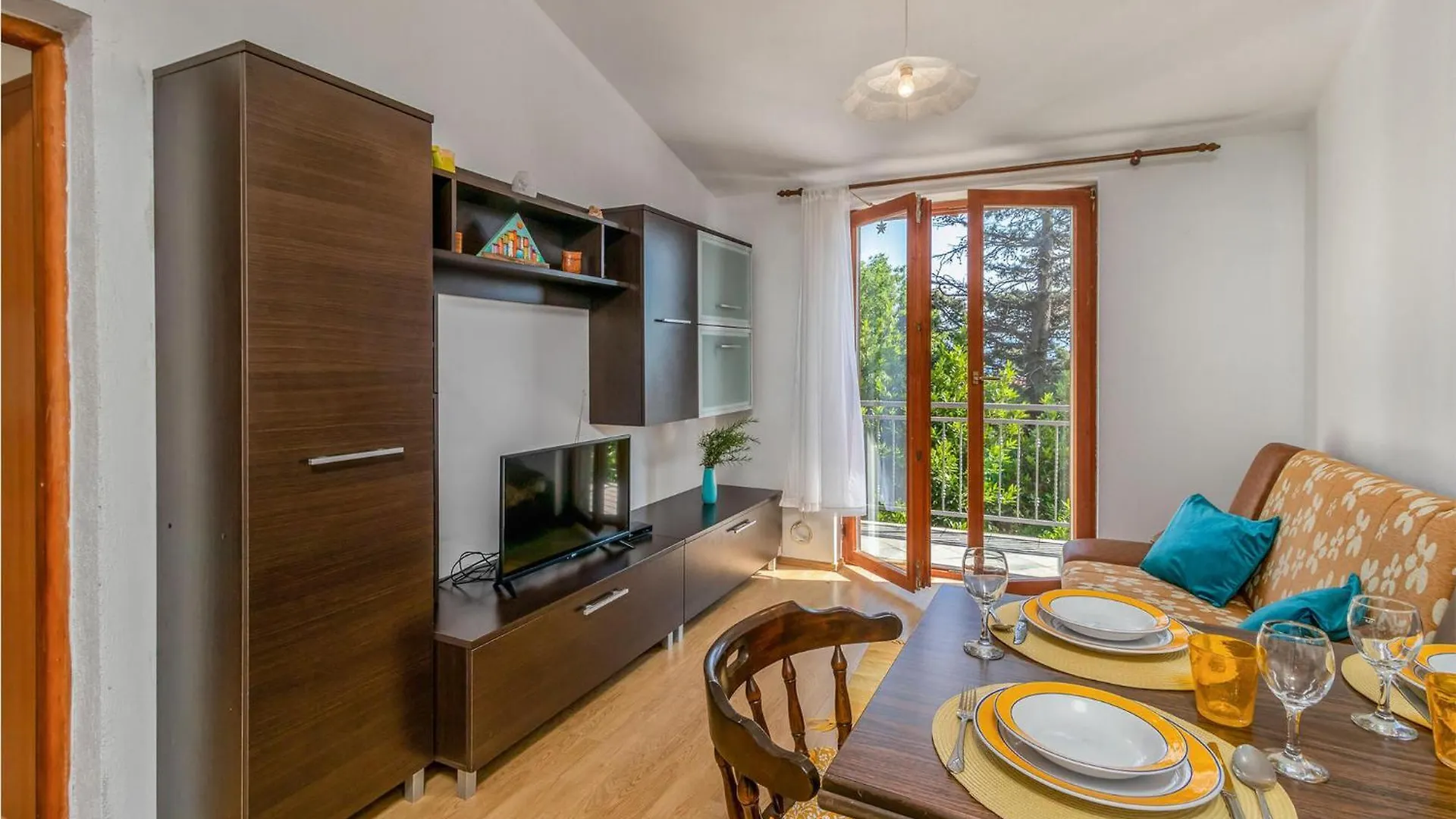 Lovely Apartment In Novi Vinodolski With Kitchen