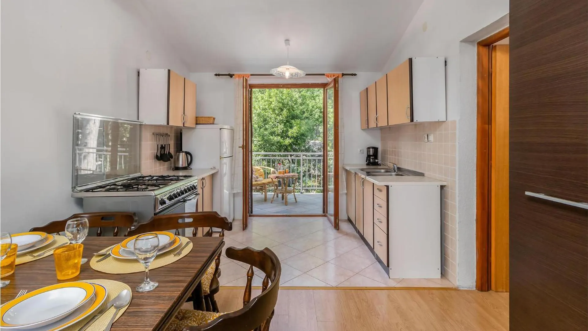 Lovely Apartment In Novi Vinodolski With Kitchen