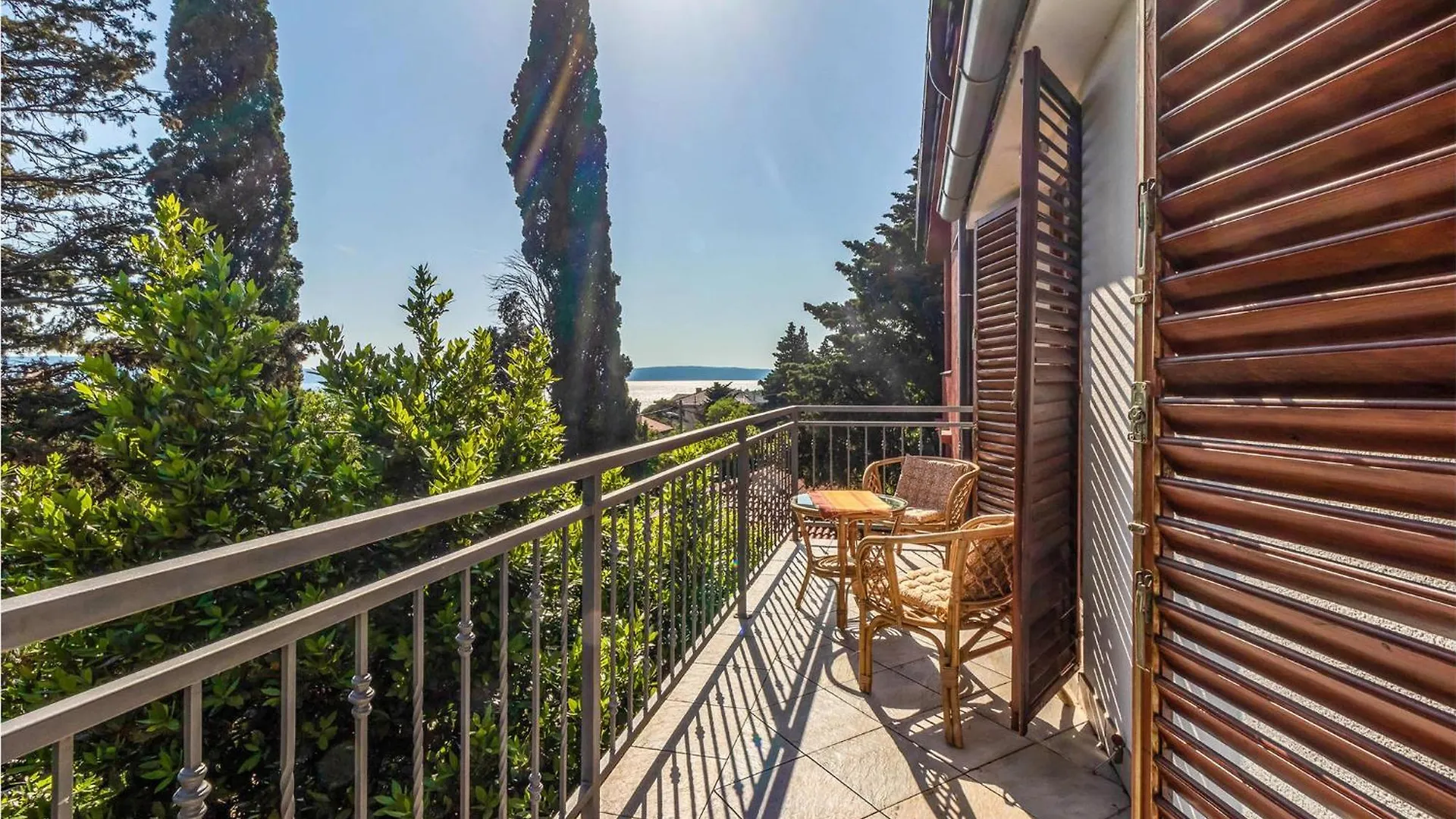 Lovely Apartment In Novi Vinodolski With Kitchen location