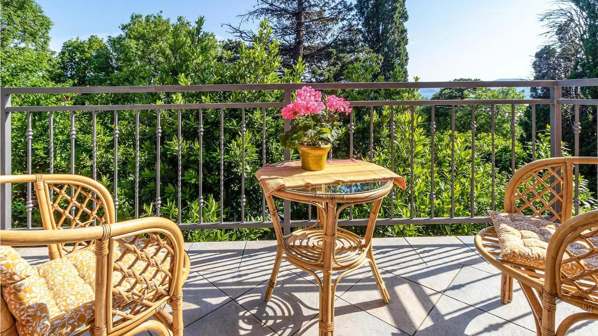 Lovely Apartment In Novi Vinodolski With Kitchen